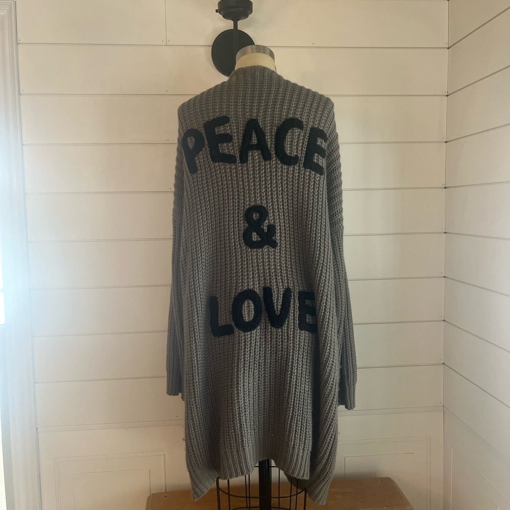 Light Gray Oversized Cardigan with Chunky Knit and Peace & Love Design